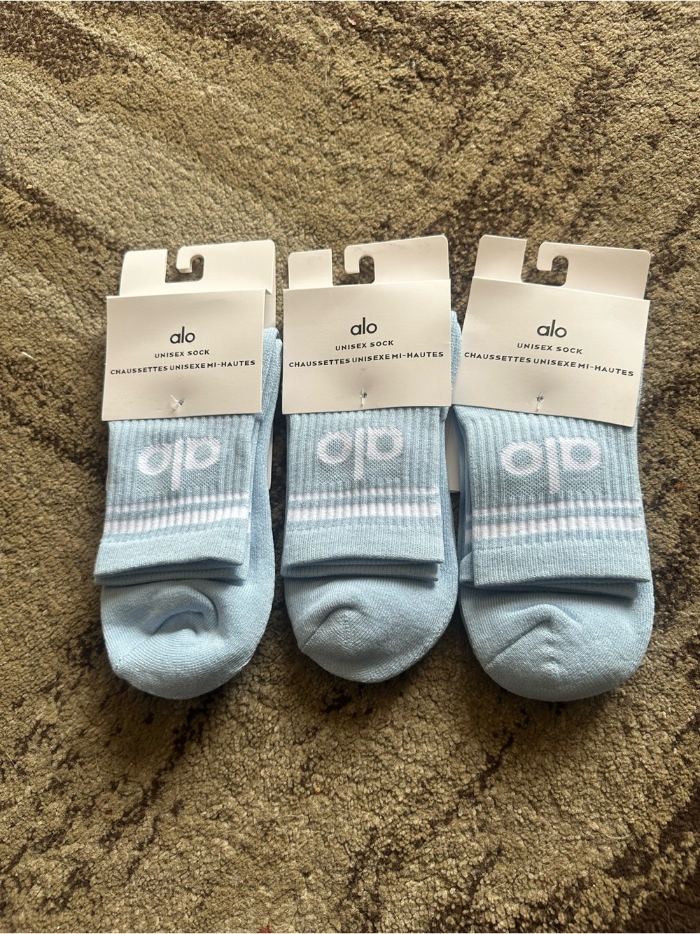 ALO Yoga Light Blue Unisex Athletic Socks - Pack of 3
